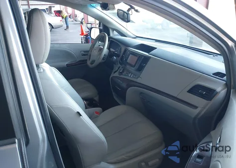 2013 Toyota Sienna Xle V6 8 Passenger from USA, damaged, VIN 5TDYK3DC1DS360089